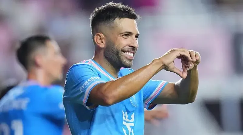 Alba retire